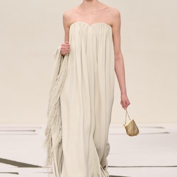 Calvin Klein prezinta Colectia de Toamna 2025 prin show-ul de debut al Veronicai Leoni