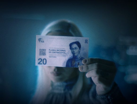 Doar pe hârtie – O campanie Centrul FILIA, CoalițiaGen și DDB care transformă singura bancnotă cu chip feminin într-un manifest pentru contracepție gratuită