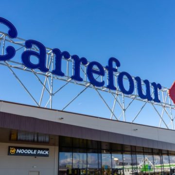 Carrefour adaugă 500 de noi produse la programul de reducere a prețurilor