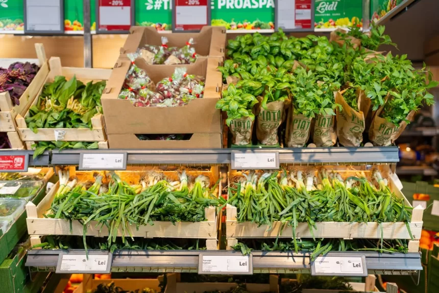 Doar verdețuri românești în Piața Lidl