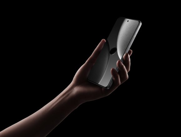 xiaomi-15-ultra-handhold-02-r2-1024x683 Xiaomi prezintă seria Xiaomi 15 și aduce fotografia de vârf pe piețele globale