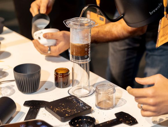 Code2Cup, primul festival de cafea din România organizat pentru profesioniștii din IT, revine în acest an la Politehnica București și în Iași