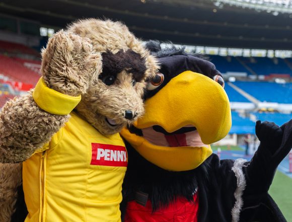 PENNY susține fotbalul românesc și în deplasare: RONNY și mascota Austriei au adus bucurie în Fan Zone-ul Federației Române de Fotbal din Viena