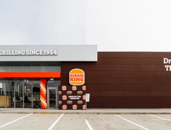 burger-king-drive-thru-c-1260x709 Burger King a deschis primul restaurant de tip Drive-Thru din București