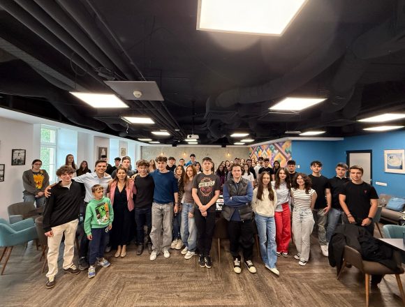 Conform ultimului studiu realizat de YEnG: Generația CEO – Liceenii din București cer educație antreprenorială aplicată și sunt gata să investească în viitorul lor