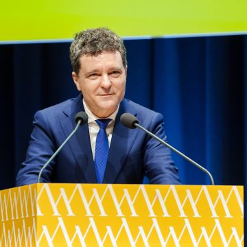 Nicușor Dan a promulgat legea prin care parlamentarii cu locuințe în București și Ilfov nu vor mai primi bani de chirie