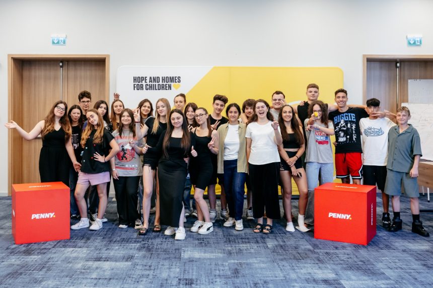 PENNY, alături de Fundația Hope and Homes for Children în proiectul Burselor DAR, dedicat copiilor vulnerabili care excelează în educație, artă și sport