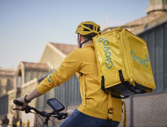 Analiză Glovo: Ce au comandat românii pentru începerea anului școlar