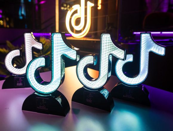 TikTok Ad Awards CE 2025 premiază creativitatea curajoasă cu rezultate reale în business. Cum poți înscrie campania ta