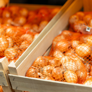 Cel mai mic preț de la Lidl de până acum din anul acesta pentru provizii de toamnă: ofertă în Piața Lidl pentru produse* românești pentru zacuscă și murături