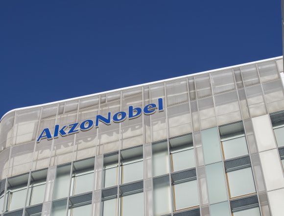 Printr-un proces de fuziune, AkzoNobel și Axalta creează un lider global în industria acoperirilor