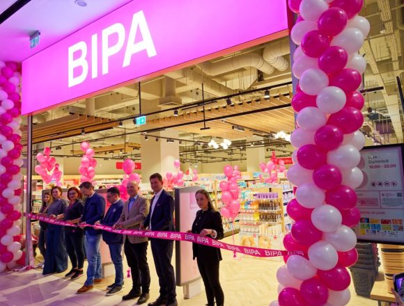 2 BIPA deschide astăzi primul magazin din România, în Mega Mall București