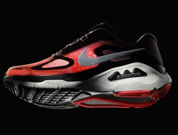 Nike lansează noul model de pantof de alergare Structure Plus: o revoluție a stabilității și a confortului suprem