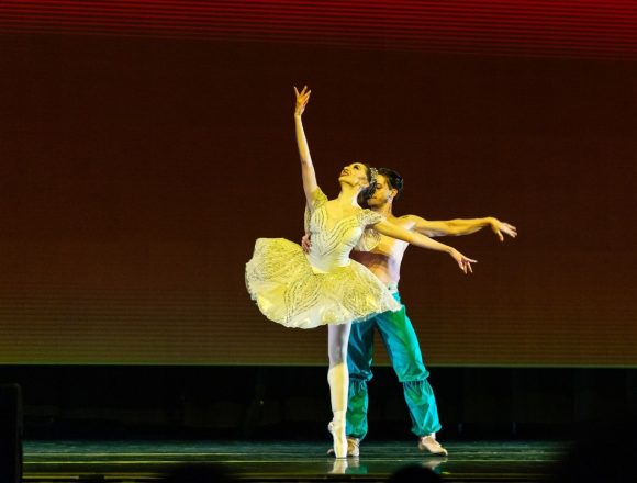 Bucharest International Ballet Gala a transformat Sala Palatului într-o scenă a baletului mondial. Cei mai mari artiști ai baletului mondial, ovationati minute în șir