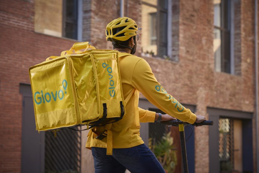 Glovo V Day Analiză Glovo: 14 februarie, cea mai aglomerată zi la români pentru livrările de flori în luna iubirii