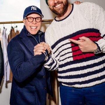 Tommy Hilfiger îl întâmpină pe Travis Kelce, o figură emblematică a fotbalului american, în calitate de ambasador global al brandului și colaborator creativ