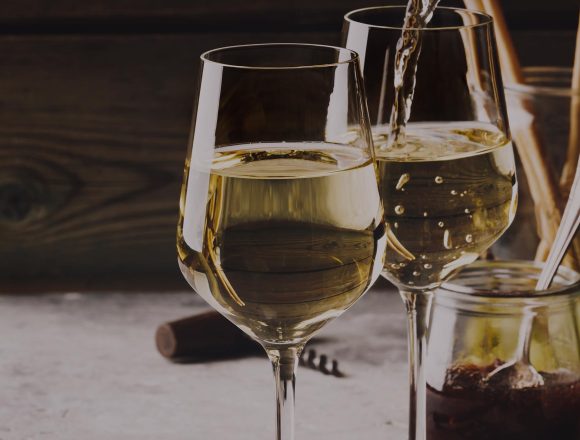 Cum aleg românii vinul online: vânzările pe Sezamo au crescut cu peste 30%, iar platforma introduce ratingurile Vivino