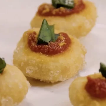 Dincolo de experiența culinară: JW Marriott Bucharest Grand Hotel continuă călătoria gastronomică Michelin printr-o platformă curatoriată de experiențe culinare imersive