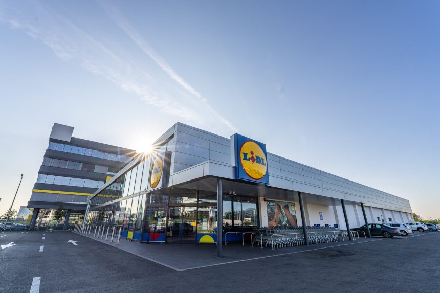 Comunicat de presă_Lidl România_peste 1.400 de produse sub 10 lei (2) Cum a ajuns Lidl preferatul românilor? O analiză a prețurilor arată că retailerul are aproximativ jumătate din sortiment la prețuri sub 10 lei