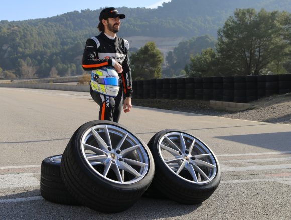 Porsche 911 Carrera echipat din fabrică cu anvelope Hankook Ventus S1 Evo Z