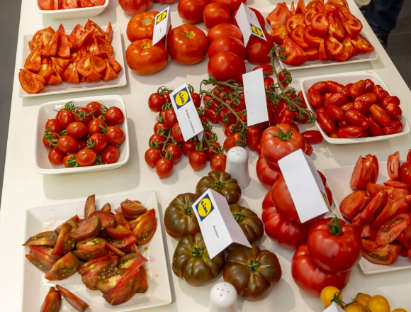 Informare de presă Vizual 3.jpg Strategia din spatele rafturilor: cum colaborează Lidl cu producătorii locali pentru a aduce legume românești în magazinele sale
